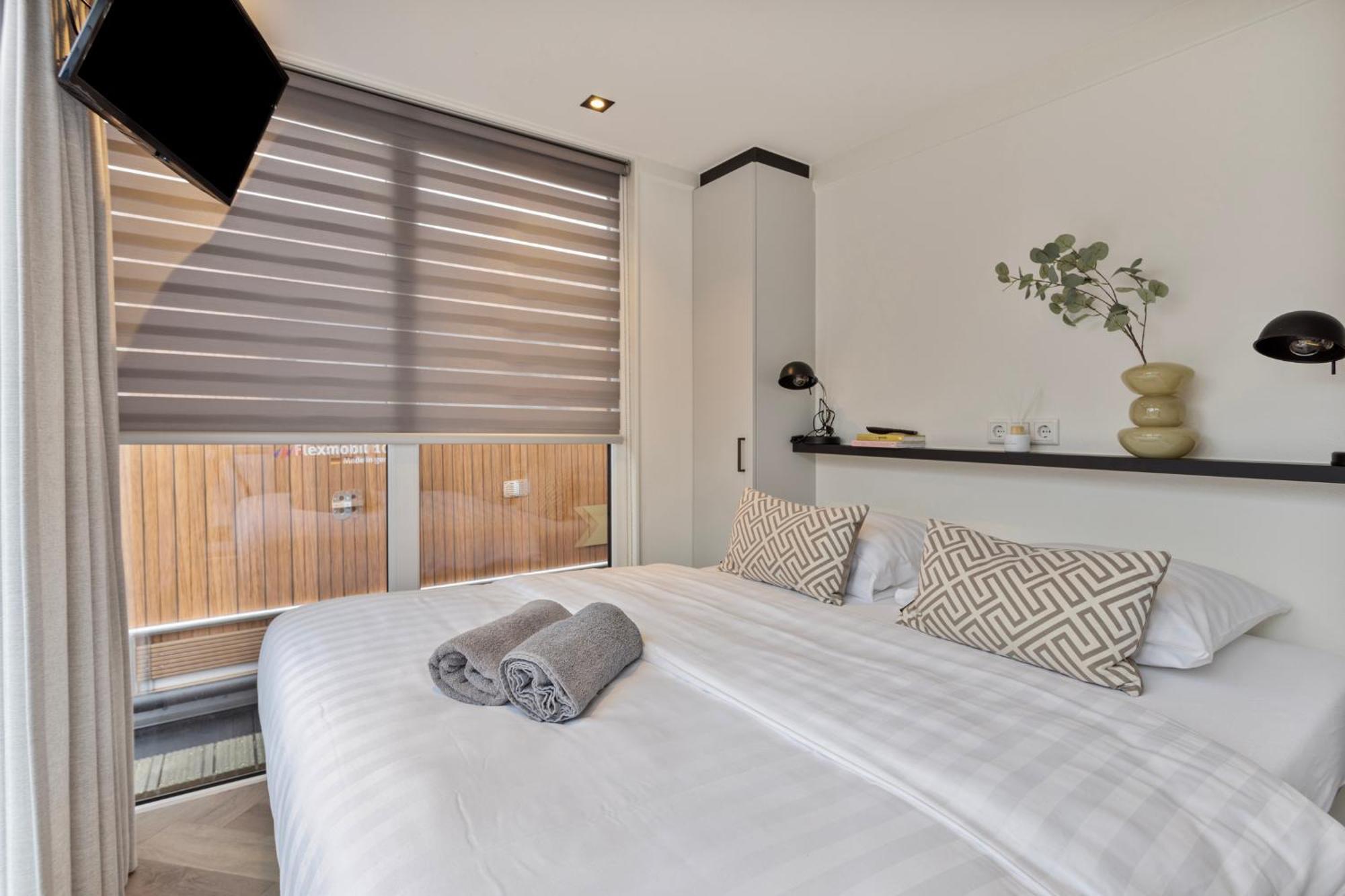Luxurious Waterloft Near Beach And Centre By Weltevreden Experience Zeewolde Extérieur photo