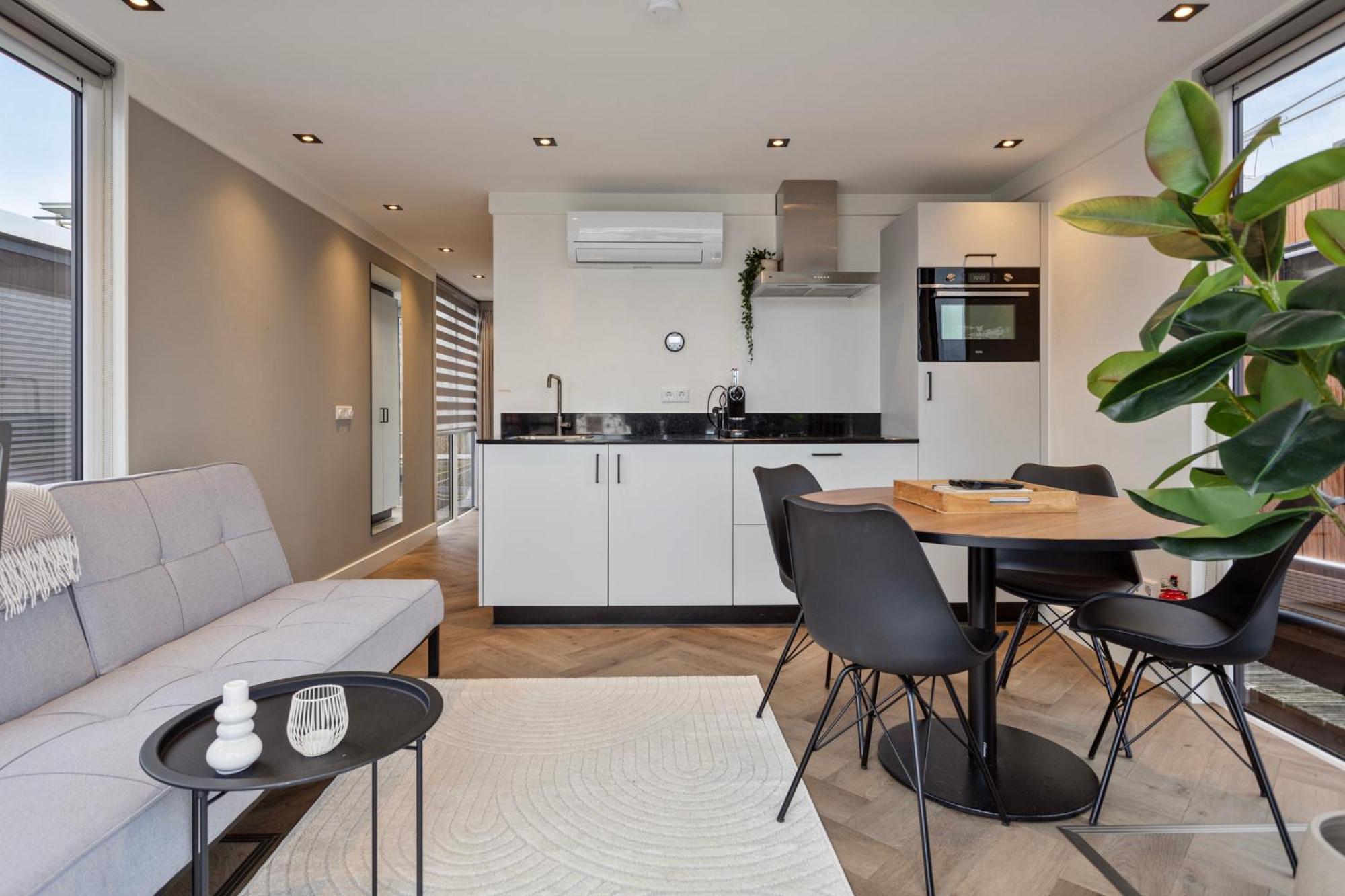 Luxurious Waterloft Near Beach And Centre By Weltevreden Experience Zeewolde Extérieur photo