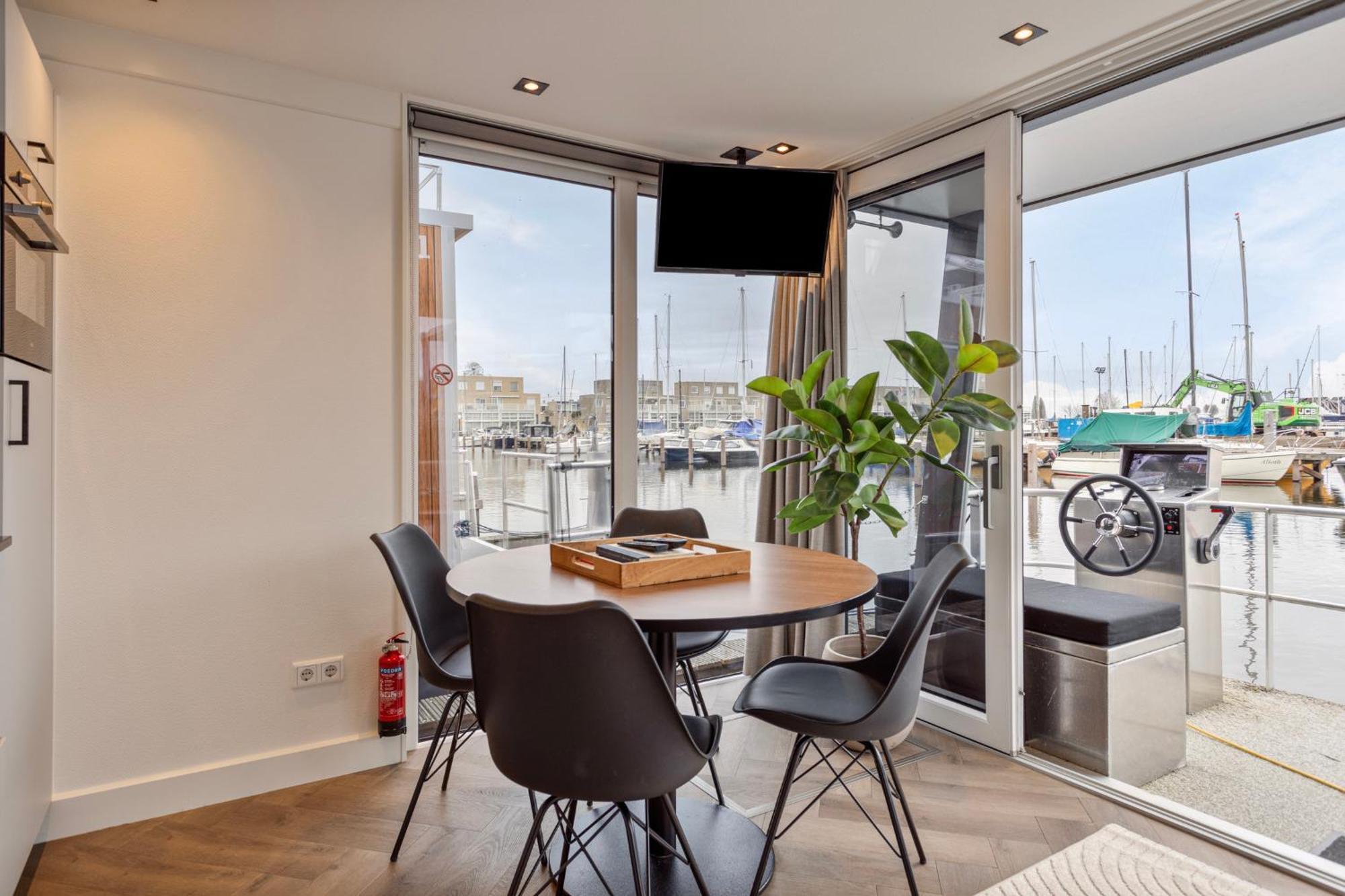 Luxurious Waterloft Near Beach And Centre By Weltevreden Experience Zeewolde Extérieur photo